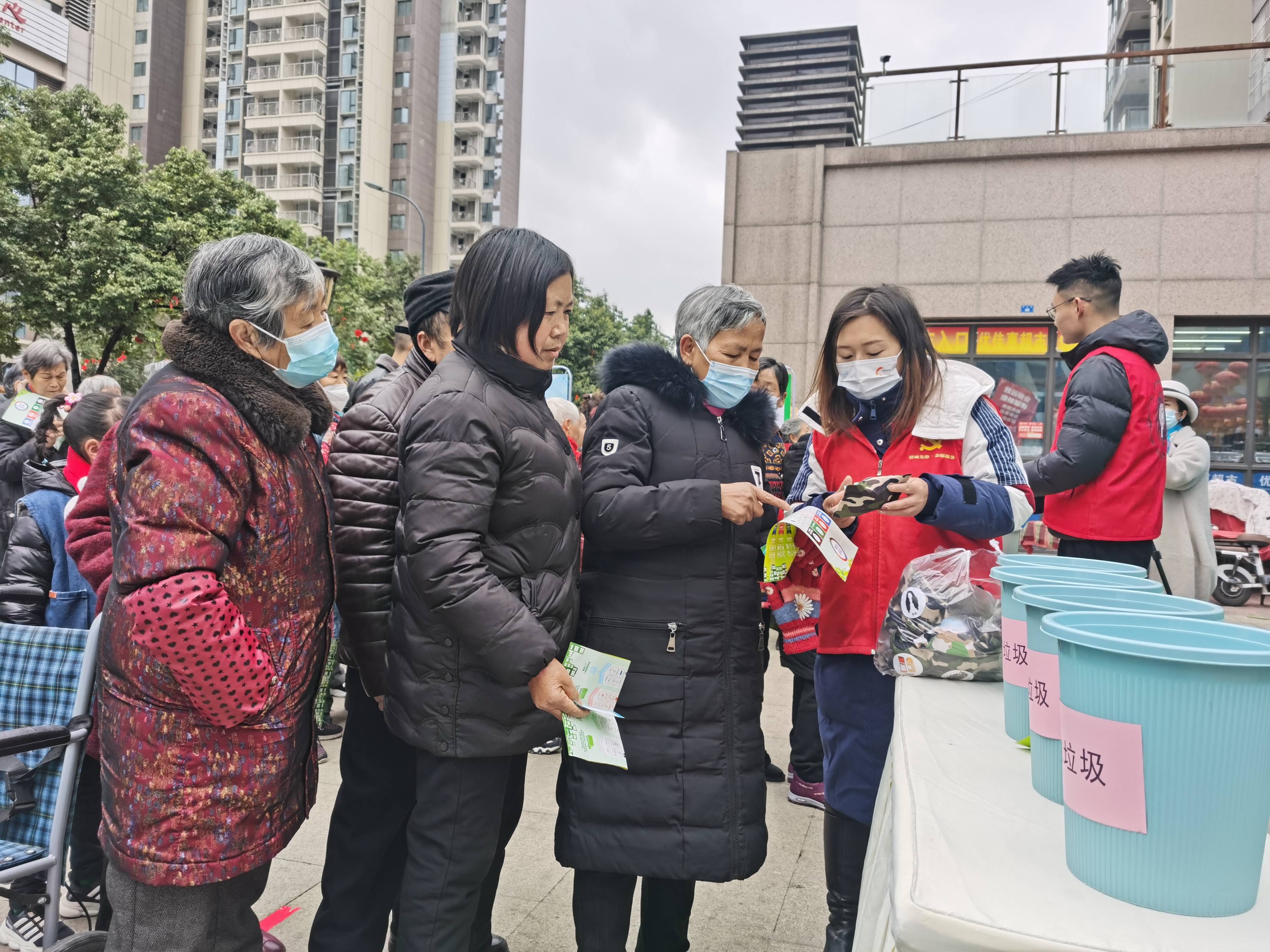 桂溪街道和平社区开展消防应急疏散演练活动