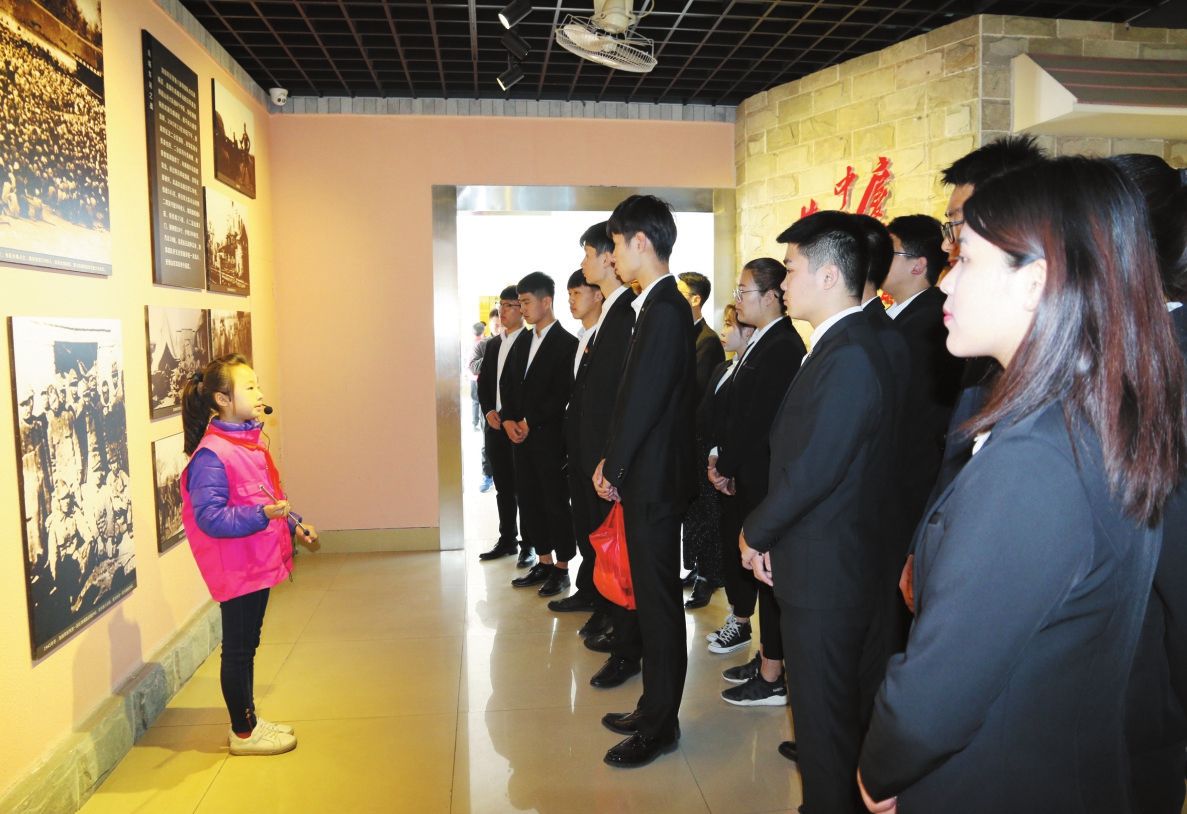 桂溪街道和平社区开展走进方志馆——“小小讲解员”观摩活动