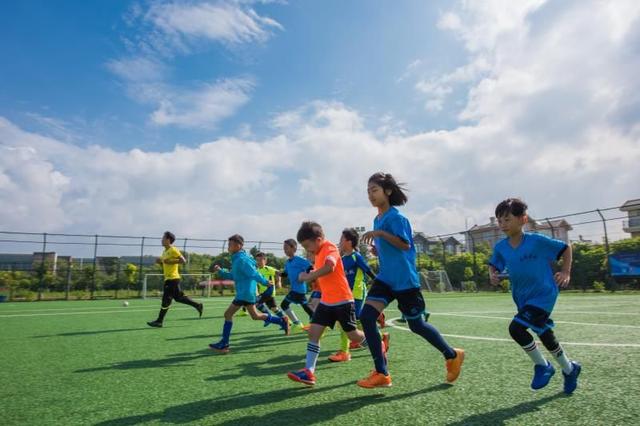 体育夏令营 运动度暑期