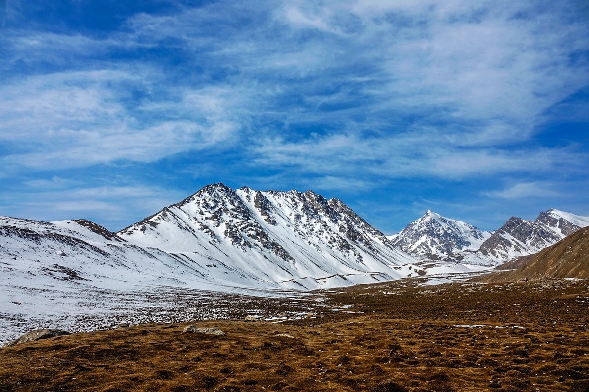 夏日巴尔斯雪山“变装”迎客