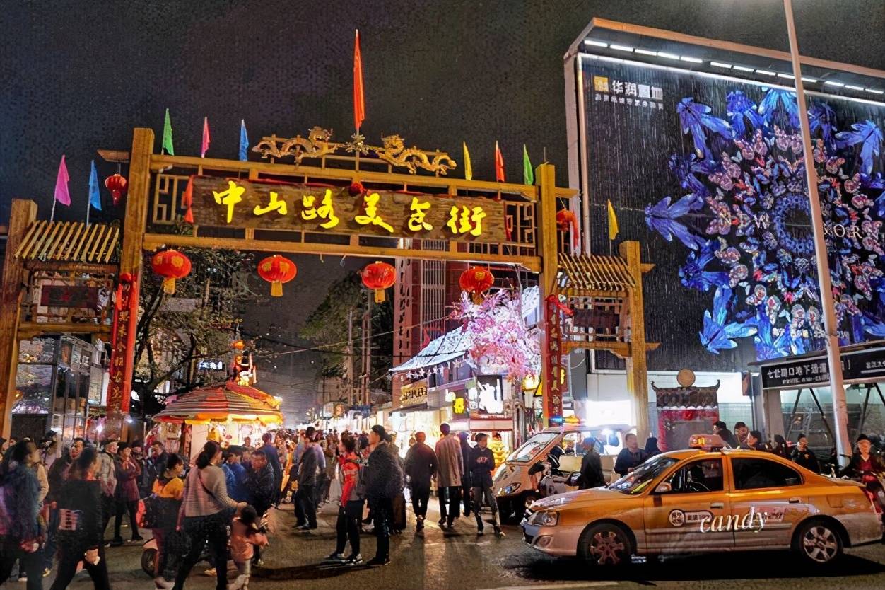 中国多地特色街景成旅游热门打卡点