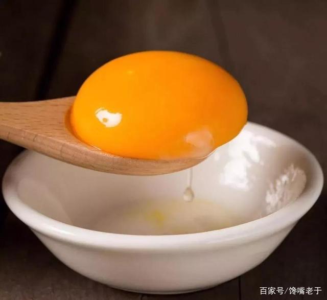 红蛋黄和黄蛋黄的区别及食用建议