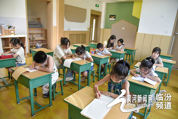 兴隆湖社区：“布袋精灵”暑期托管，解除企业职工“后顾之忧”