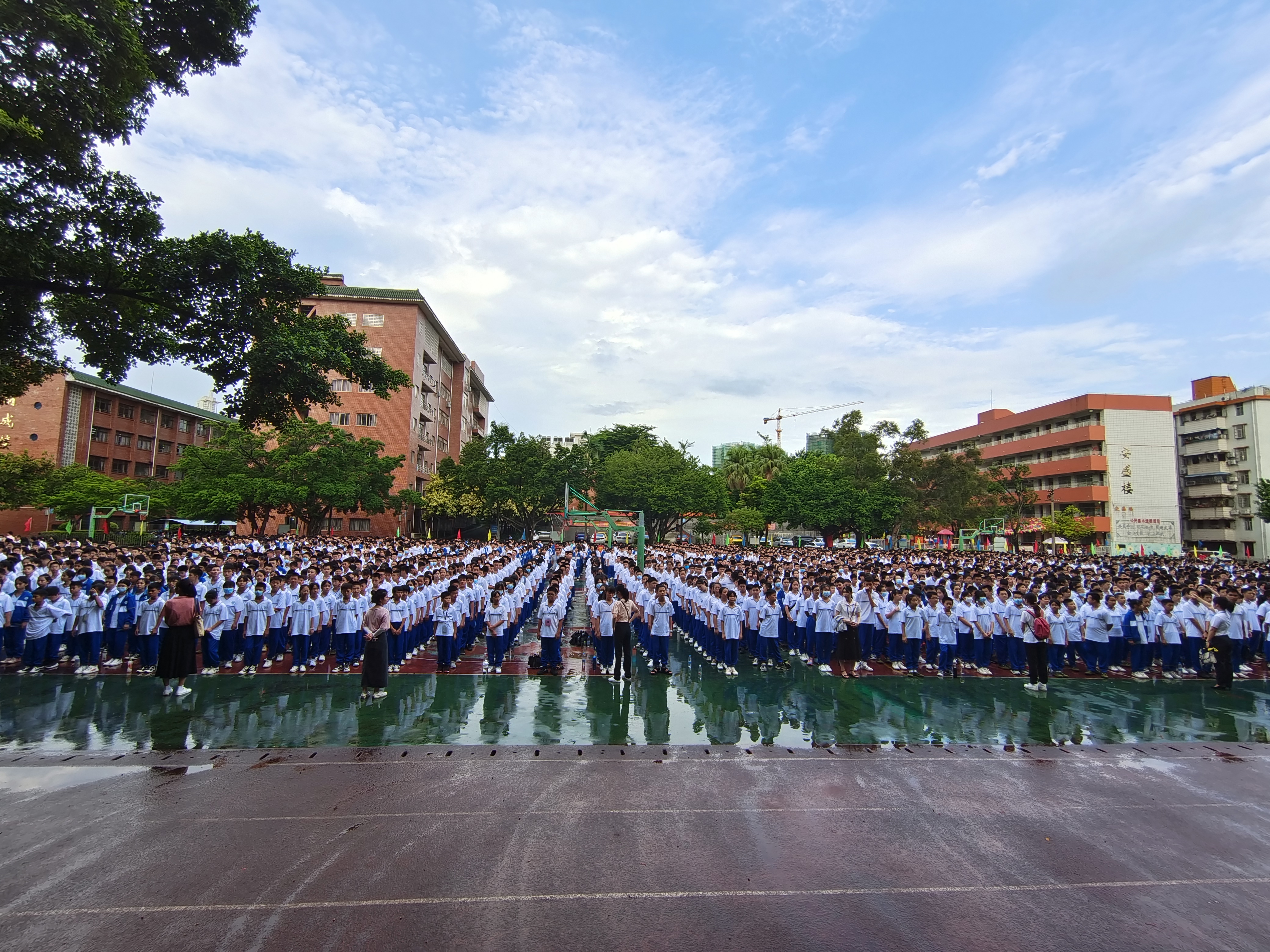 牛牦山初中隆重举行2024年秋季开学典礼