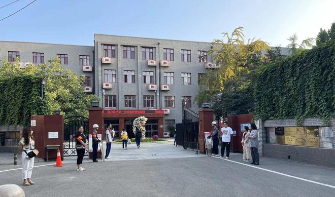 龙泉特校：总结过往铸辉煌 展望未来启新程