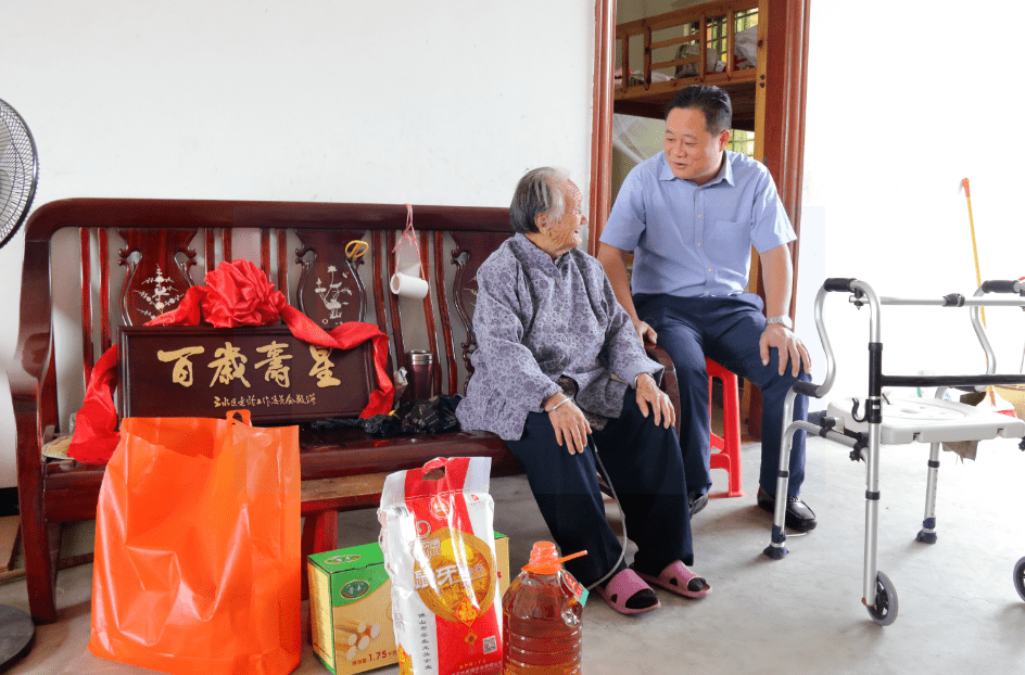 武胜县宝箴塞镇组织开展“我们的节日·重阳”座谈会活动
