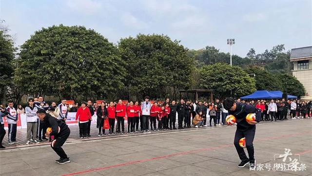 东兴区牛牦山初中举办2024年秋季趣味运动会