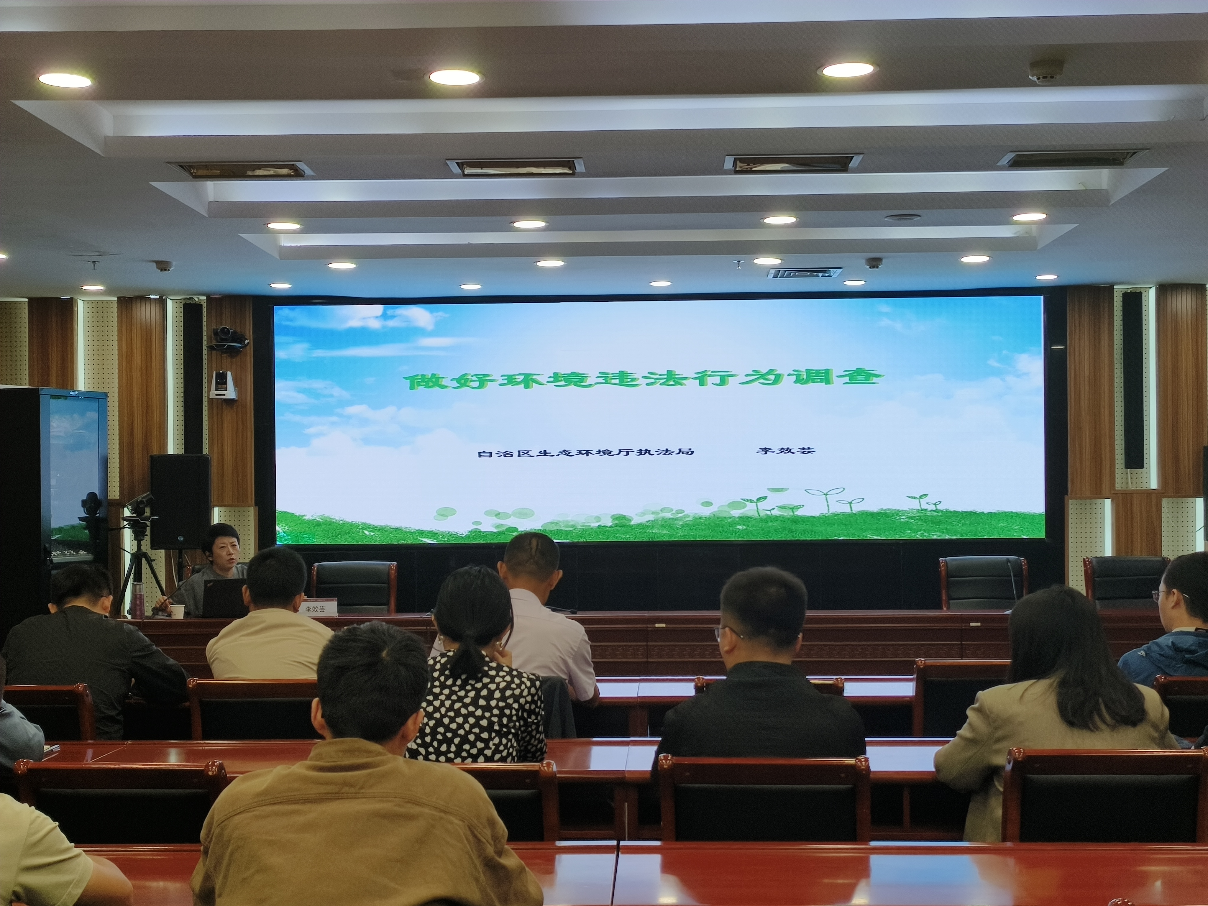 专家调研细指导 精准把脉促提升